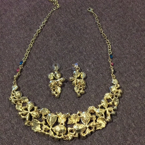 NWOT high-end Rhinestone rainbow butterfly set - Picture 5 of 5